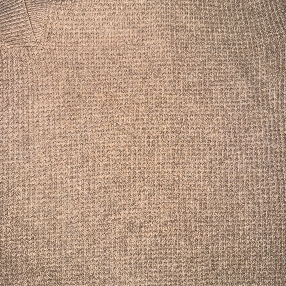 Tan pullover - Picture 2 of 4